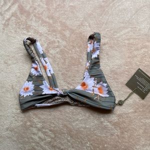 BRAND NEW Acacia Top